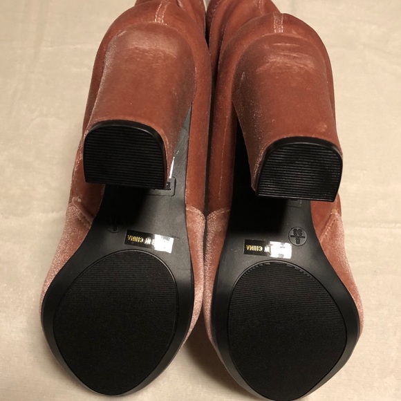 Mauve Velvet Booties - Picture 5 of 7